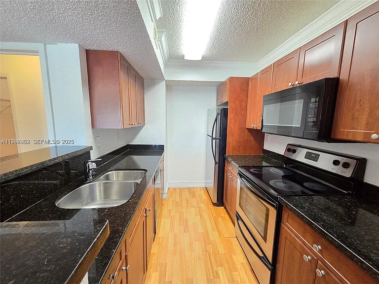 15650 SW 105th Ln #502 — Photo 5