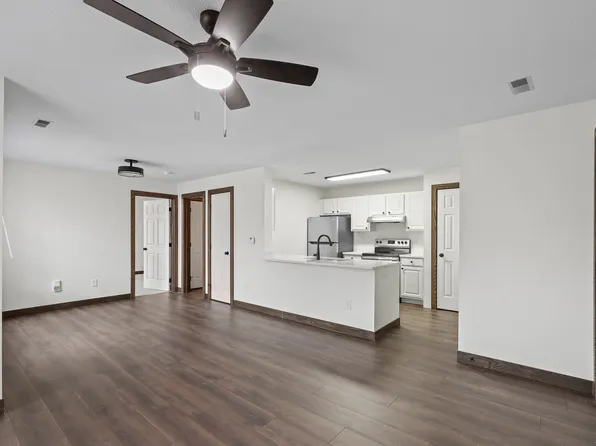 (undisclosed Address), Pella, IA 50219