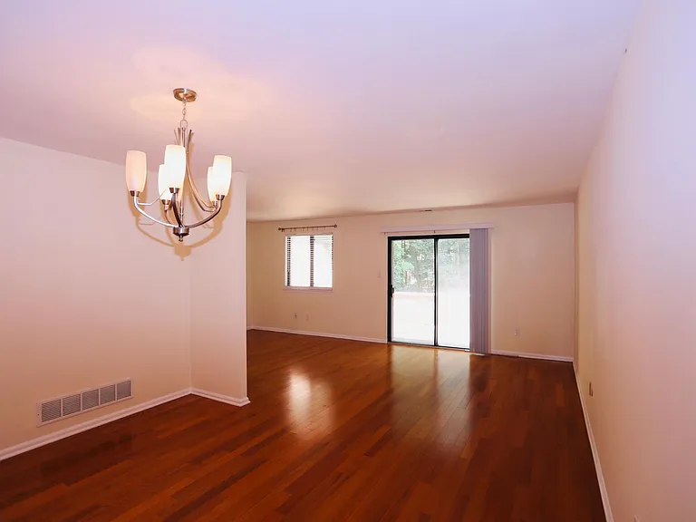 133 Woodgate Ln #23 — Photo 2