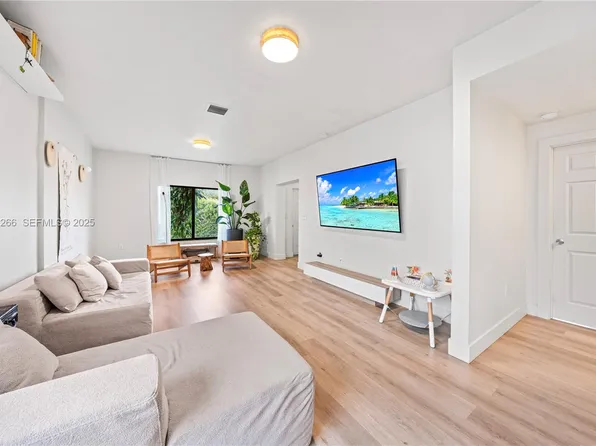 1910 NW 47th St, Miami, FL 33142