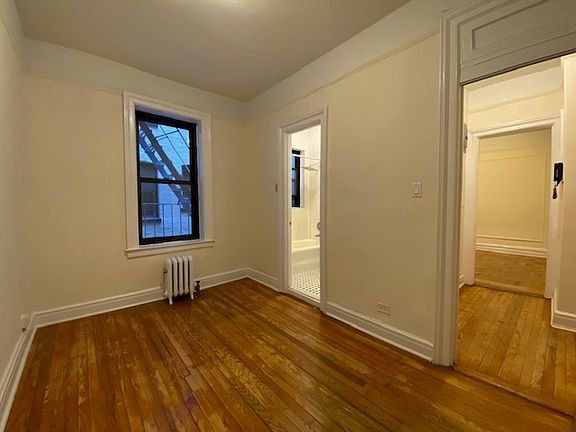 5th image of 195 W 10th St APT 1C