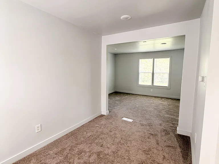 13395 Maiden St — Photo 11