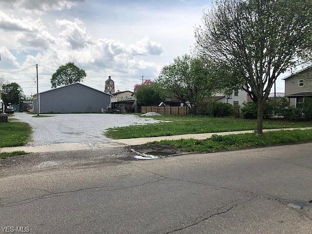 1st image of Ray Ave NE