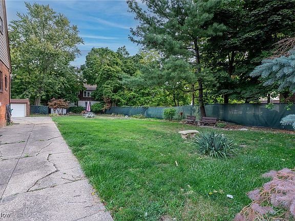 3rd image of 13829 Lake Shore Dr
