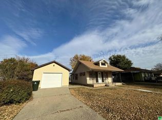 1023 Edgewater Ave, Sioux City, IA 51109