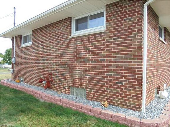 3rd image of 3894 Artmar Dr