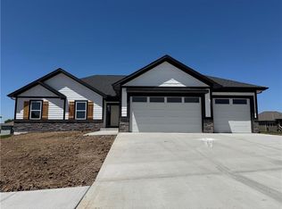 2349 NE Colonnade Ave, Blue Springs, MO 64014