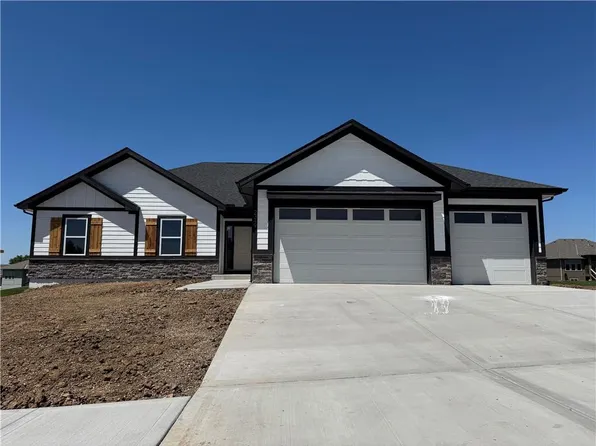 2349 NE Colonnade Ave, Blue Springs, MO 64014