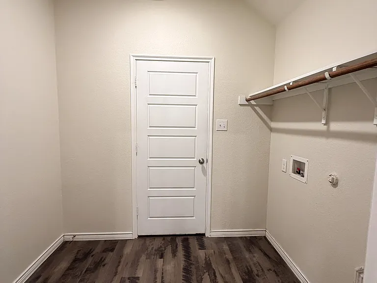 3413 Sabine Dr — Photo 33