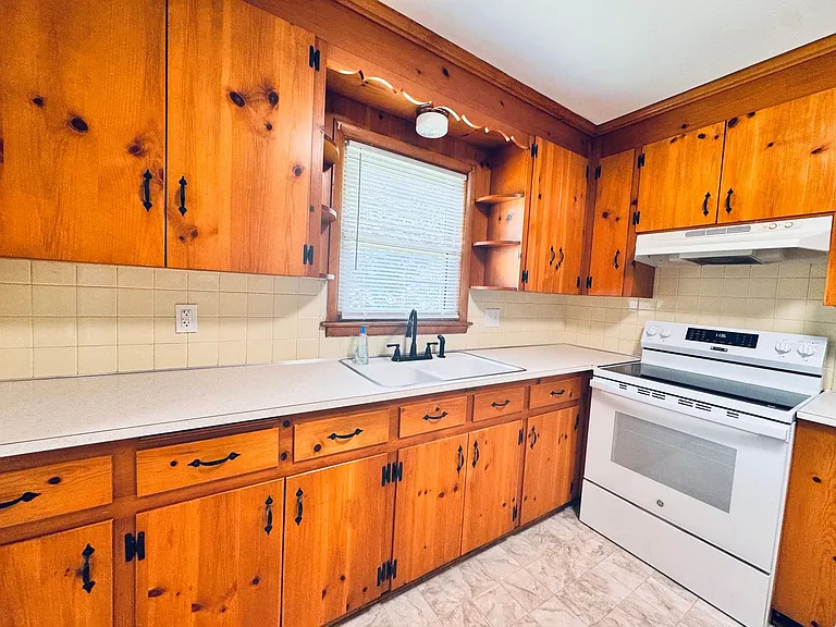 113 Hydaway Dr — Photo 5