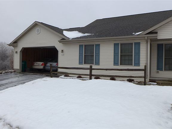 3rd image of 810 Sunridge Ct Unit A