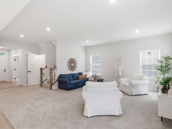 5th image of 1737 Ackerman Way