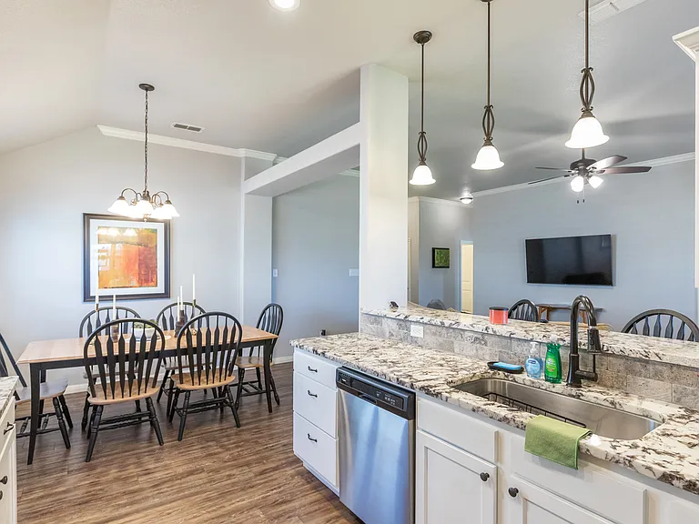144 Carriage Hills Pkwy — Photo 7