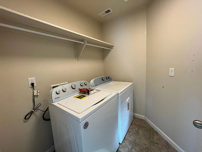 3233 Anika Dr — Photo 27