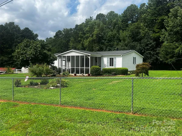 11725 Forestwinds Ln, Charlotte, NC 28216