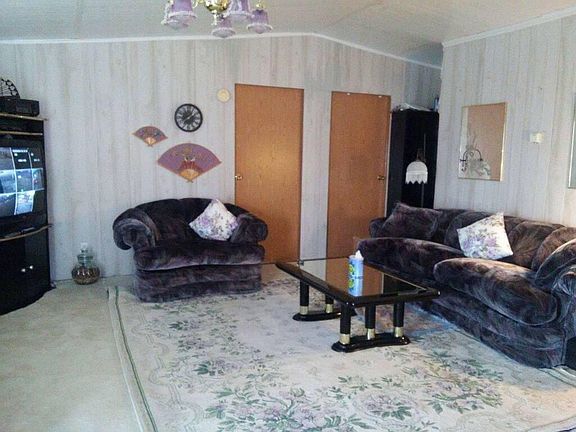 2nd image of 304 Wade Ln