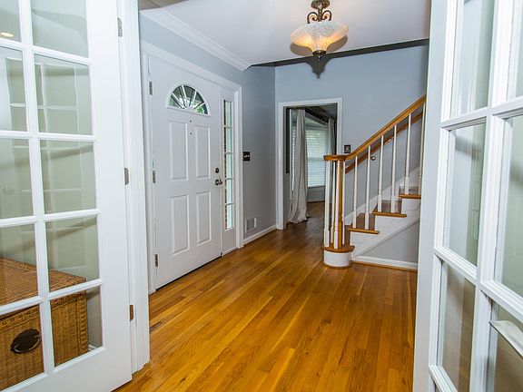 4th image of 285 Oak Ct