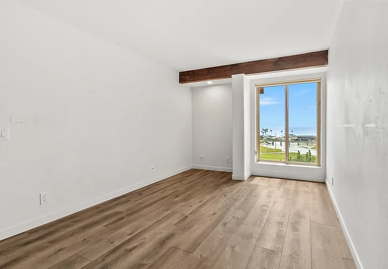 2594 Montgomery Ave #1 — Photo 11
