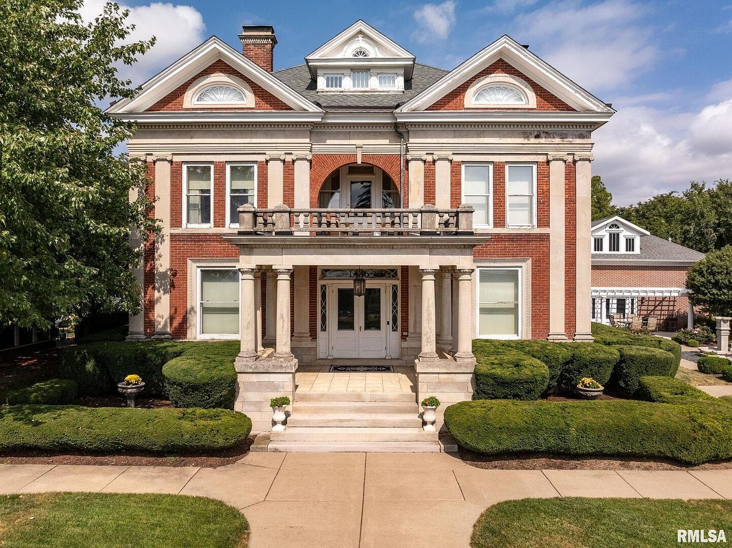 www.zillow.com