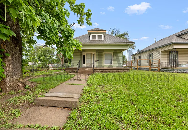 1405 S Ida St — Photo 2