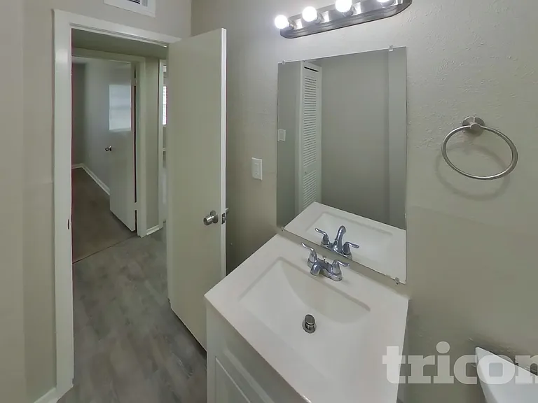 3221 Edgebrook Dr — Photo 13