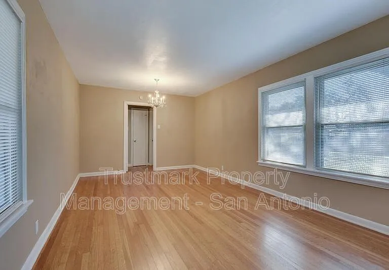 1322 W Malone Ave — Photo 4