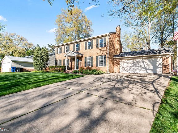 3rd image of 8805 Teresa Ann Ct