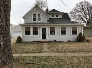 321 8th St SW, Le Mars, IA 51031