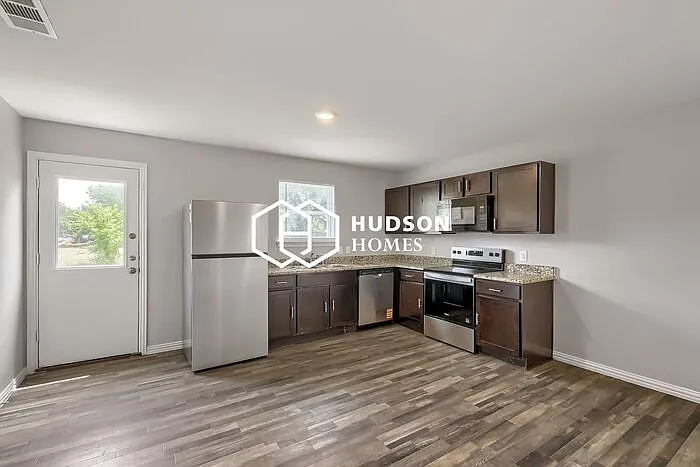 3201 Mount Horum Way — Photo 5