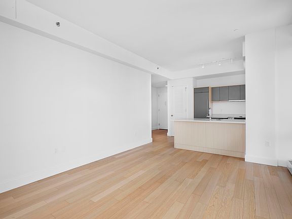 5th image of 10 City Pt APT 46F