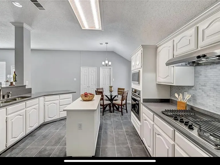 4913 Spanishmoss Dr — Photo 22