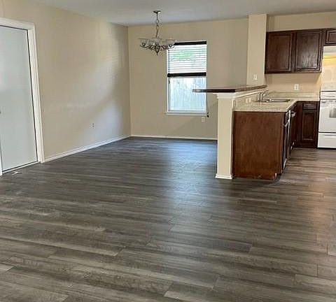 2nd image of 8710 Dittmar Oaks Dr