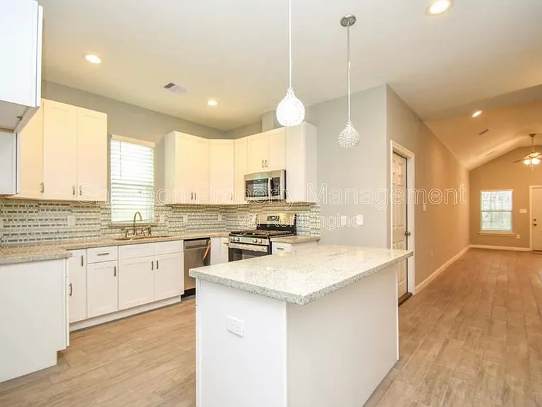 7941 Sparta St — Photo 6