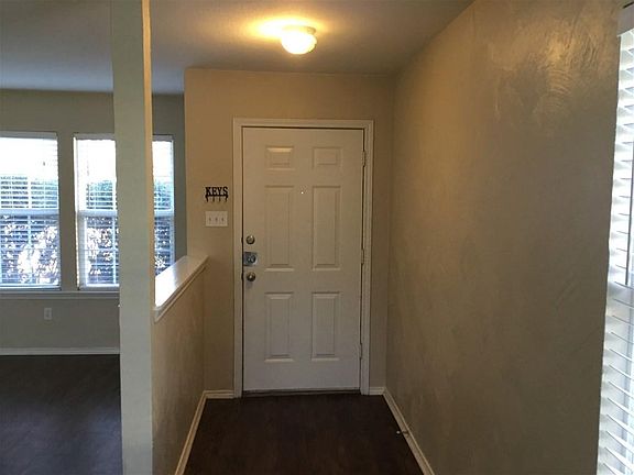 2nd image of 128 Briarwood Ct