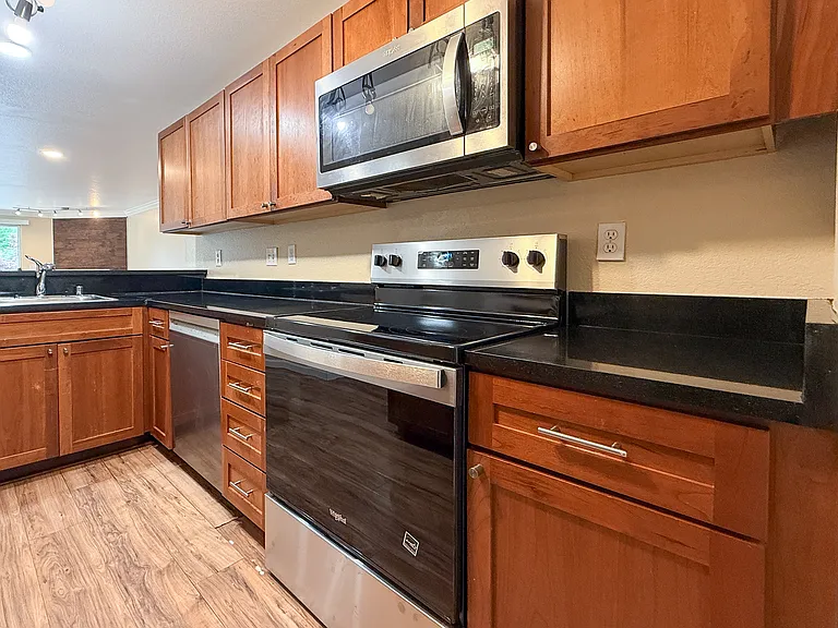 1011 156th Ave NE #C316 — Photo 23