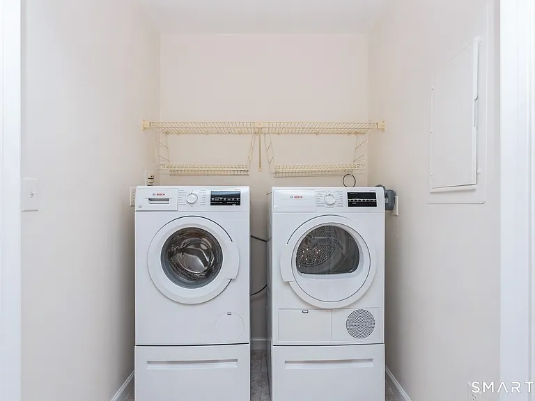 33 Strathmore Ln #33 — Photo 27