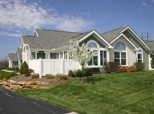7134 Meadow View St, Shawnee, KS 66227