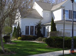 73 Buckthorn Ct, Paramus, NJ 07652