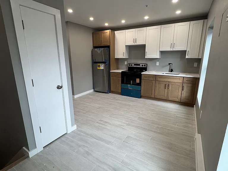 55 Lander St #2B — Photo 8