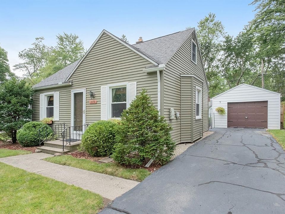 1st image of 2658 Parkwood Ave