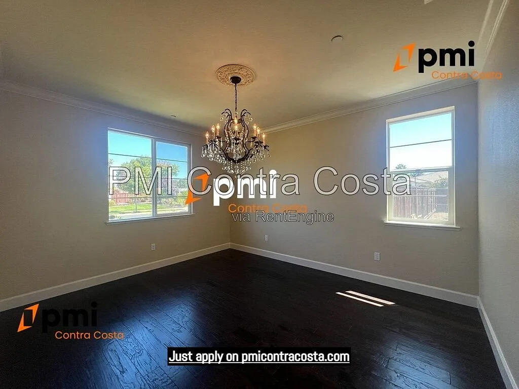 4 bed, 2.5 bath, 2829 sqft, $4,200 — Photo 3