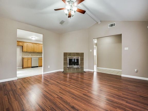 3rd image of 4921 Wagner Dr