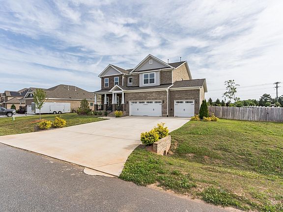 3rd image of 7920 NW Meadows Dr