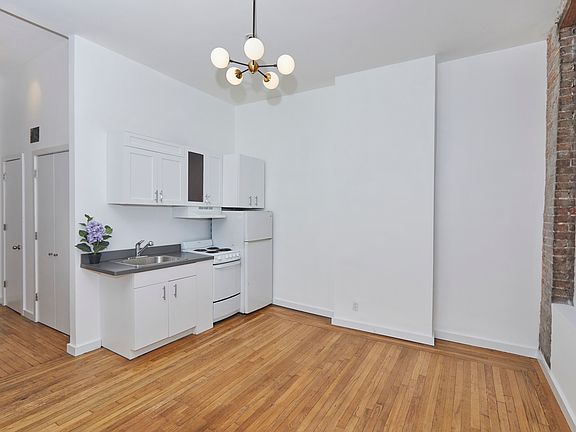 3rd image of 857 9th Ave APT C