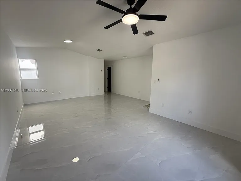 10058 SW 156th Ct — Photo 5