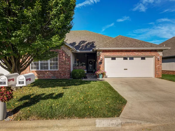 1360 N Sandy Creek Circle #4, Nixa, MO 65714