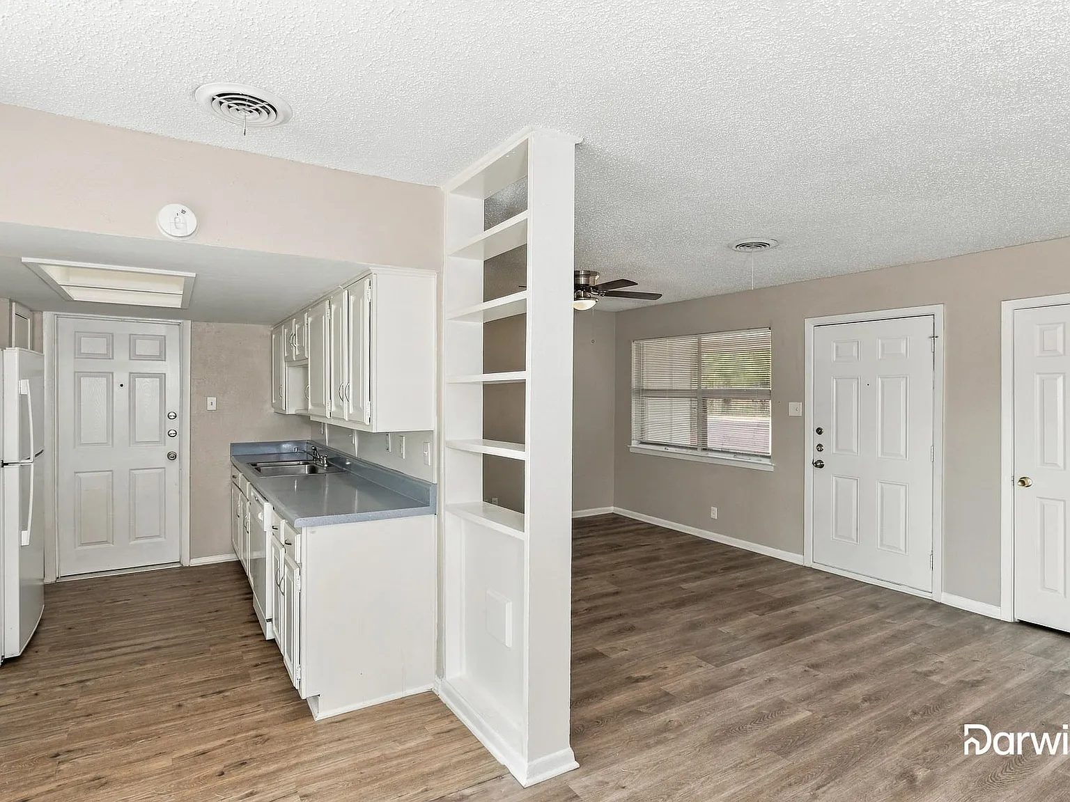 3 bed, 1.5 bath, 1392 sqft, $1,675 — Photo 4