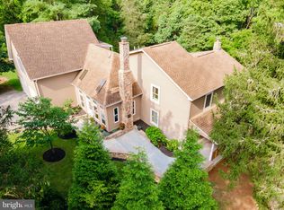 1794 Scrabble Rd, Martinsburg, WV 25404