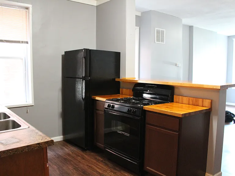 4261 Russell Blvd — Photo 14