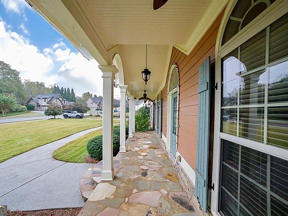 5th image of 347 Clarksboro Dr